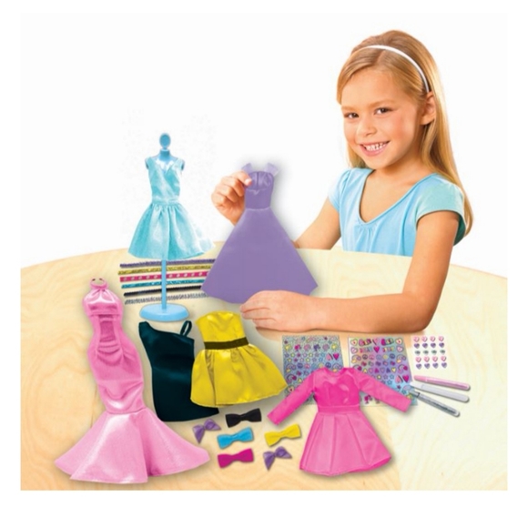 Barbie Ultimate Be A Real Fashion Designer Set 150+ Pieces Doll Outfits Dresses - Picture 3 of 4